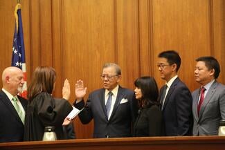 Justice Elwood Lui is sworn in by Chief Justice Tani G. Cantil-Sakauye.