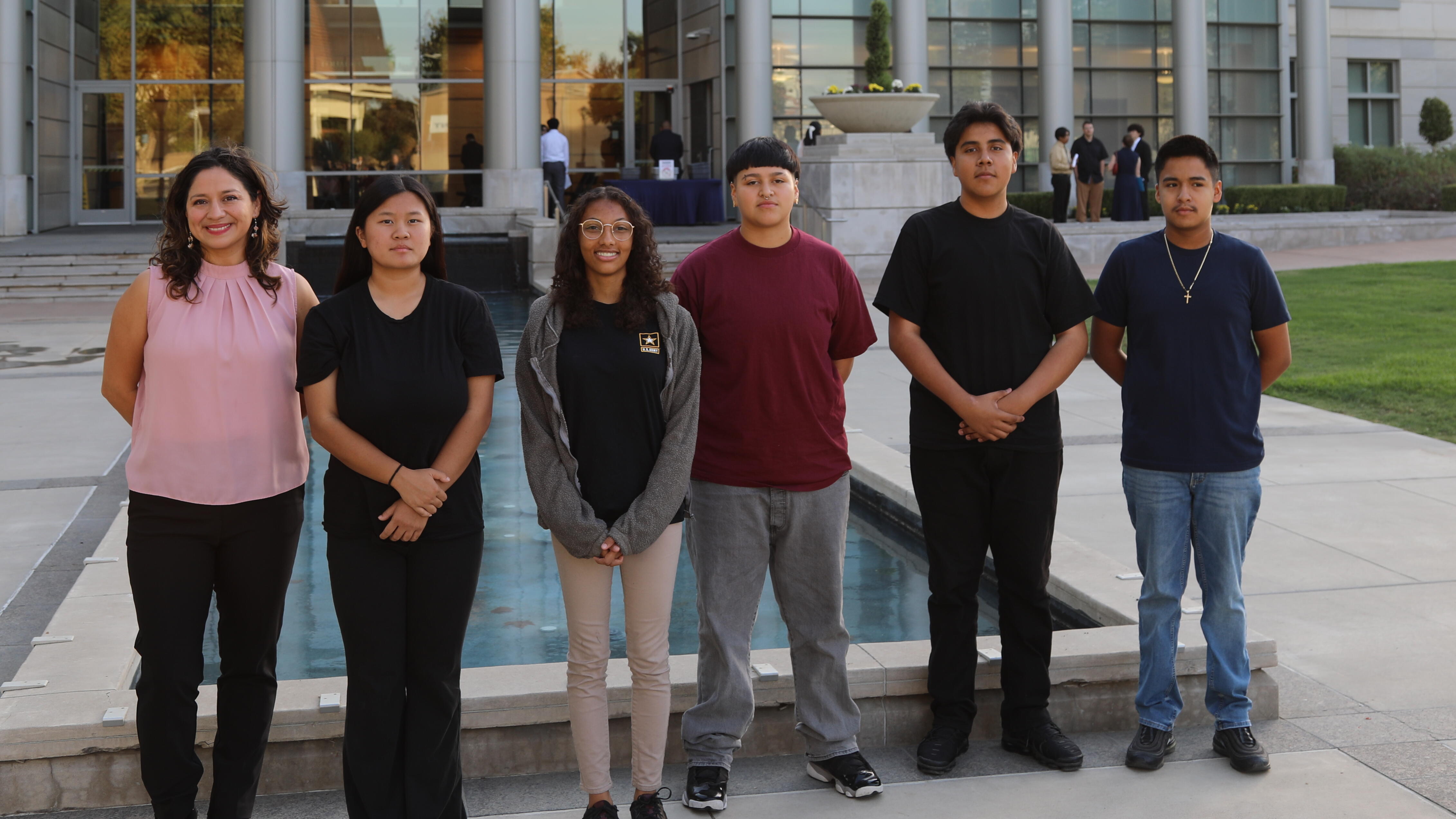 students standing outside the 5th district court of appeal