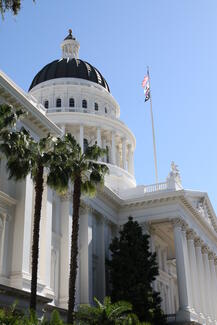 exterior of capital building in Sacramento